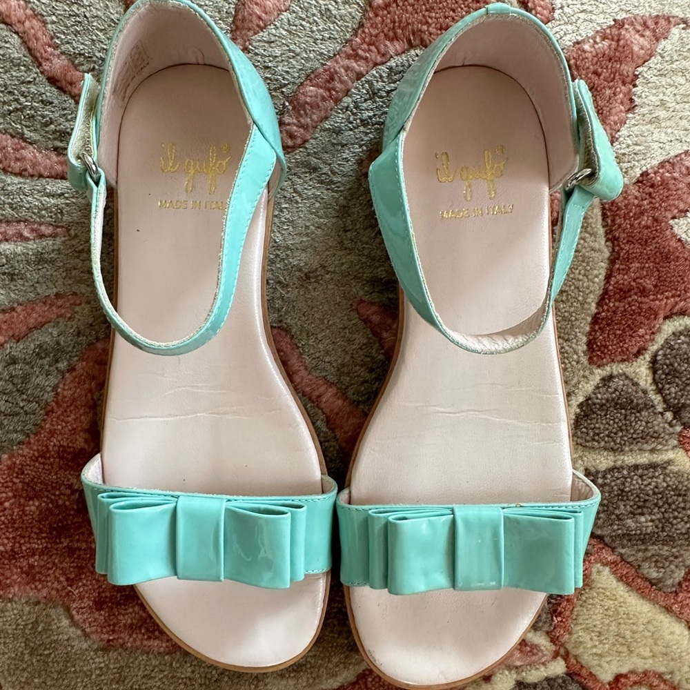 Girl’s Italian leather sandals, almost brand new